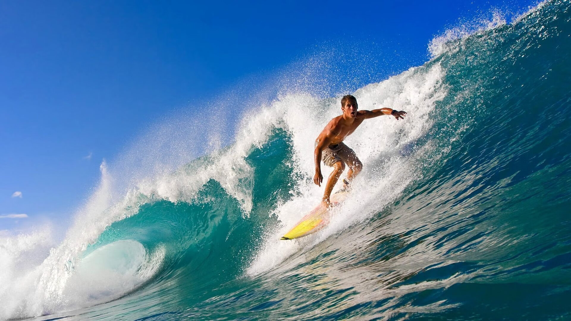 《电竞场景搭建：打造最炫比赛环境》，电竞场景图