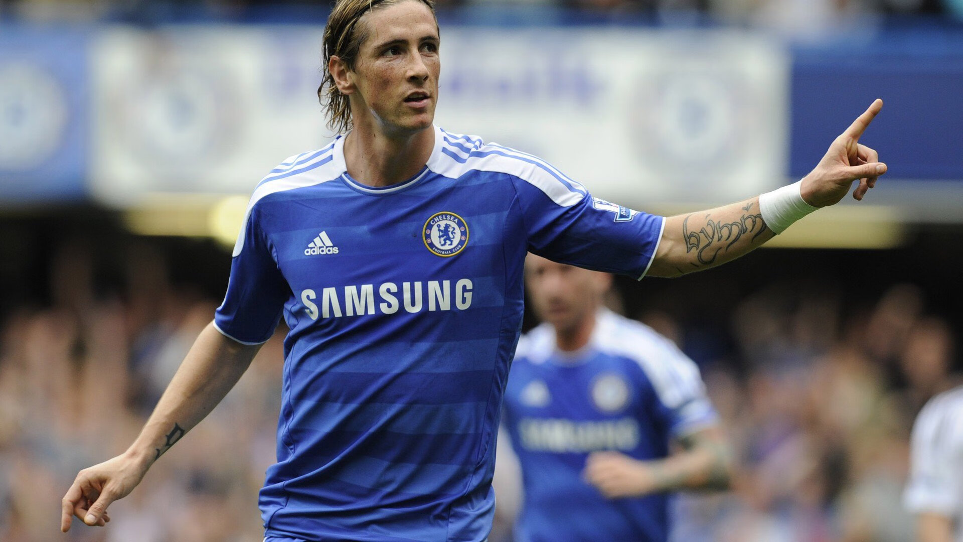 球场“坚若金刚”般的防线，让对手无计可施，球场如战场